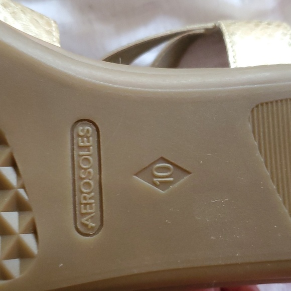 Aerosoles Encylopedia Gladiator Metalic Sandal. - Picture 6 of 10